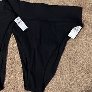 Medium aerie swim bottoms new with tags